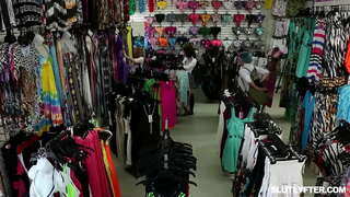 Blondie teen Haley Labidad imevad riista ja saada tema tuss perses metsikult samal ajal