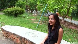 Latina လက်ခံရရှိပူနွေး facials ရတဲ့ပြီးနောက်သူမလာျနှင့်မြည်းကိုဂရုခက်