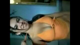 Batan-on nga hottie sa pagkuha sa mga bisti