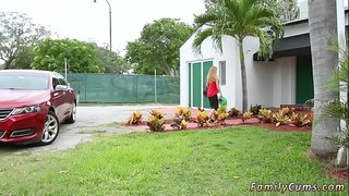 أبي وصغيرة منافس&amp; # 039; الصورة بنات الصاحب الثلاثون انه ليس لديه خيار سوى