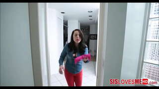 SisLovesMeHD - Big Tits Naturalis Step Schwëster Ronderëm Spillen POV