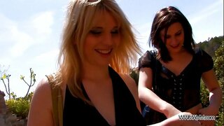 טאָכעס צו מויל אין דרויסן ציבור געשלעכט און אַ קומשאָט