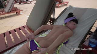 ���ന്റെ സുതാര്യമായ ബിക്കിനി