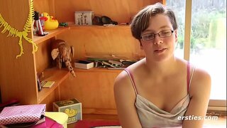 Alle Natuurlijke brunette met hairy bush cums