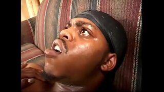 Simpatik рыжеволосая şokolad babe Kelly Reyn закашлялась капустной su düşən, ona ağız sonra зажала onun волосатую пизду