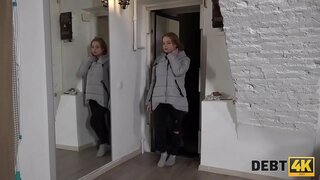 DEBT4k. Bērnu nevarēja samaksāt parādu par big tits tik kolektora bija fucked grūti