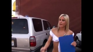 ���ुवा लड़की में उसे गीला मुंडा योनी