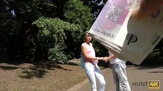 HUNT4K. Совршено избричен пичка и тесни газ дојде во рацете на ловецот