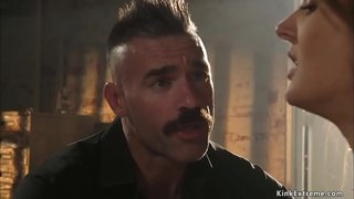 Thạc sĩ Charles Deraa roi bịt miệng nhỏ to, da ngăm đen, nô lệ, Zoe tưởng tượng sau đó trong đống lái xe vị trí của cô với lớn trong ngục tối