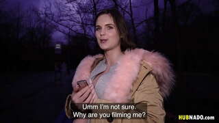 Taylee ቅድሚያ አሁን የሕዝብ blowjob ጋር gifted በቀዳሚ